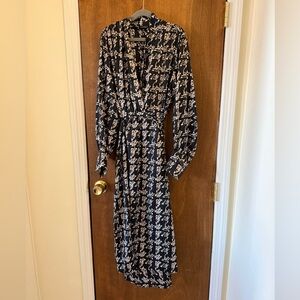 Zara Black and White Geometric Long Sleeve Dress